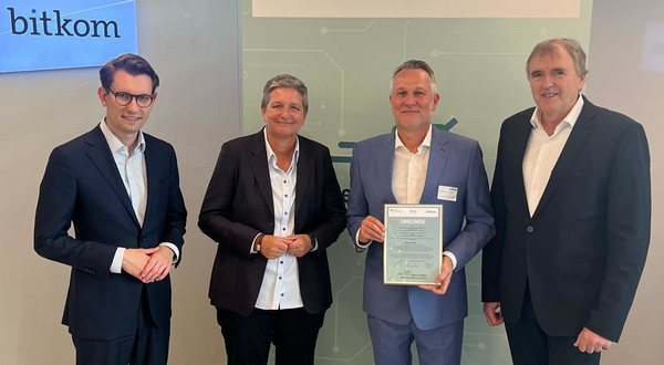 Urkundenübergabe zur BSI Hall of Fame 2.0